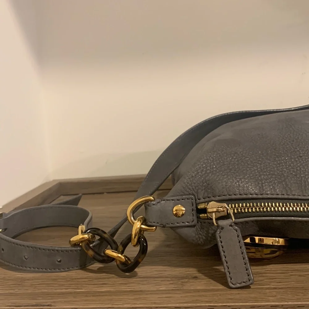 🔥 RARE Fendi Leather Crossbody 🔥 - Picture 11 of 17